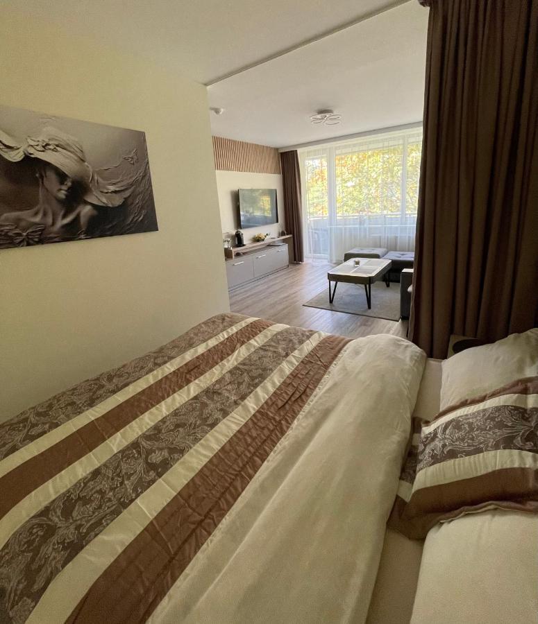 Alintoma Holiday Apartment Паланга Екстер'єр фото